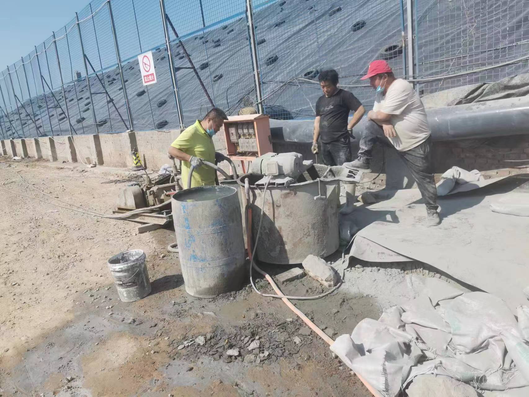 抱由镇袖阀管注浆